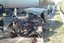 Водитель без «прав» едва не погиб, врезавшись в грузовик