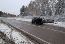 ​В Нолинском районе на «встречке» столкнулись «Гольф» и «Калина»: 5 пострадавших