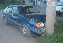 В Котельниче водитель «четырнадцатой» скрылся с места ДТП и врезался в столб