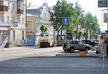 Сказочные игры или приезд Мединского? «Дорожники» асфальтируют улицы