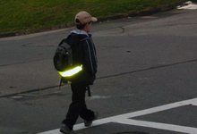 «Светиться» обязательно. Пешеходов заставят быть заметными на дороге