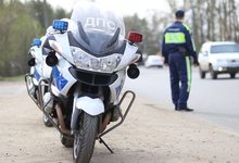 Дороги Кирова начали патрулировать ДПСники на мотоциклах