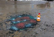 Кировчане раскрасили «залатанные» ямы на дорогах  в «дымку»