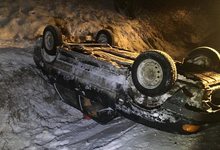 В Котельничском районе ищут водителя, бросившего опрокинутую «четырку» и пассажира