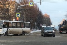 В Кирове автовышка в час пик «разнесла» троллейбусные линии 