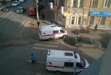 На перекрестке Ленина и Преображенской «скорая» сбила светофор