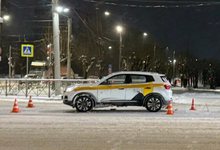 В Кирове на Воровского 16-летняя девушка оказалась под колесами такси