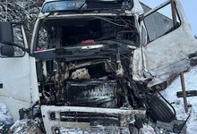 В Шабалинском районе столкнулись две фуры: водитель Volvo погиб на месте