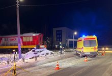 В Кирове тепловоз столкнулся с машиной скорой помощи: есть пострадавшие