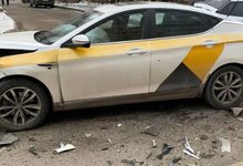 В Кирове столкнулись Suzuki и такси JAC: есть пострадавший