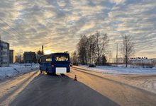 В Кирове автобус столкнулся с иномаркой: пострадал ребенок