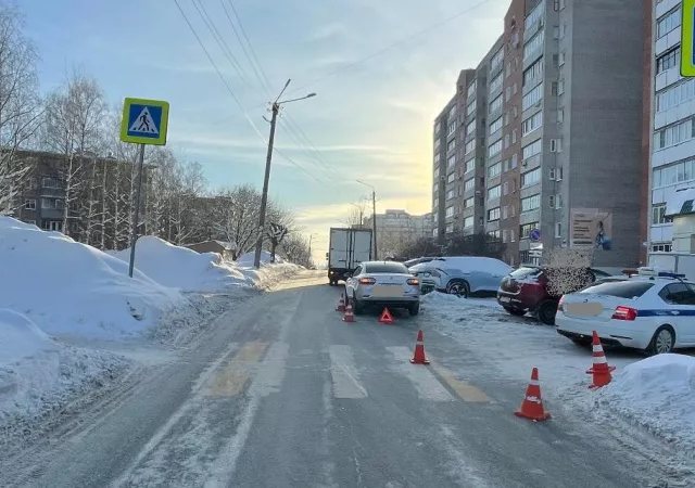 В Кирове за шесть часов четыре человека оказались под колесами авто