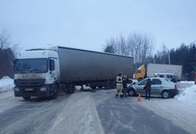 Ранним утром водитель грузовика спровоцировал ДТП с «легковушкой»