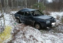 В Оричевском районе молодой бесправник на «Ладе» уценил машину и дерево