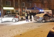 Жуткое ДТП в Кирове: 2 человека погибли, 5 получили травмы