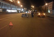 У ЦУМа столкнулись мотоцикл и ВАЗ