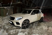 В Кирове 10-летний мальчик оказался под колесами Mercedes