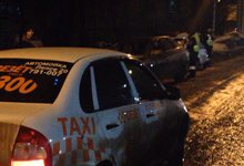 В яме на Тимирязева за один вечер 12 автовладельцев пробили колёса